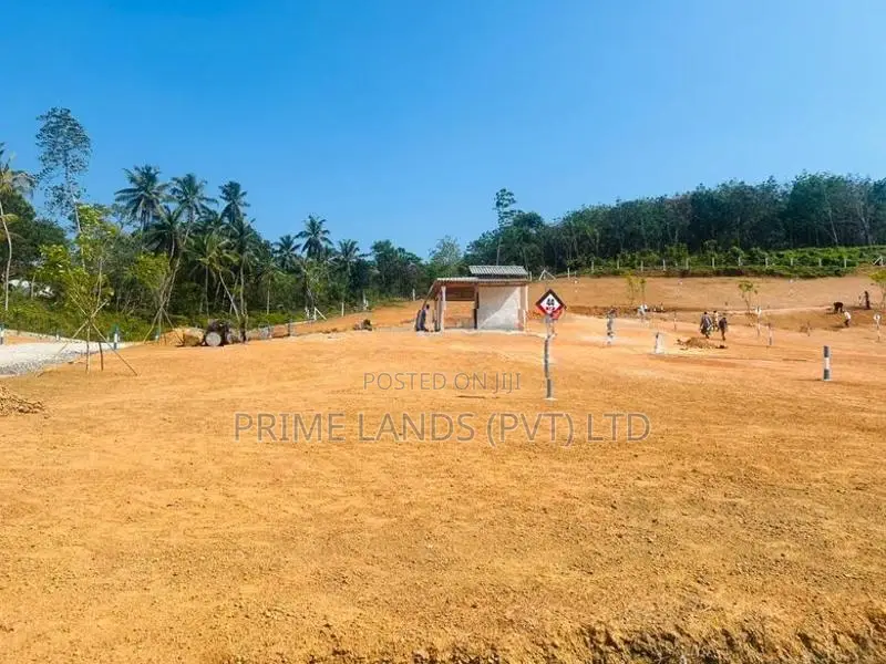 මහනගරසභා සිමාවෙන් හොඳ ඉඩමක් කලුතර