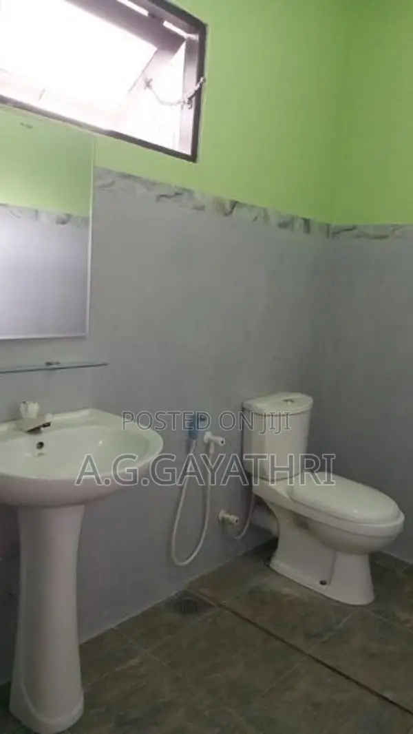 Upstairs House for Rent in Galle