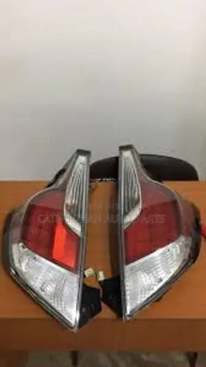 toyota aqua xurbun tail light