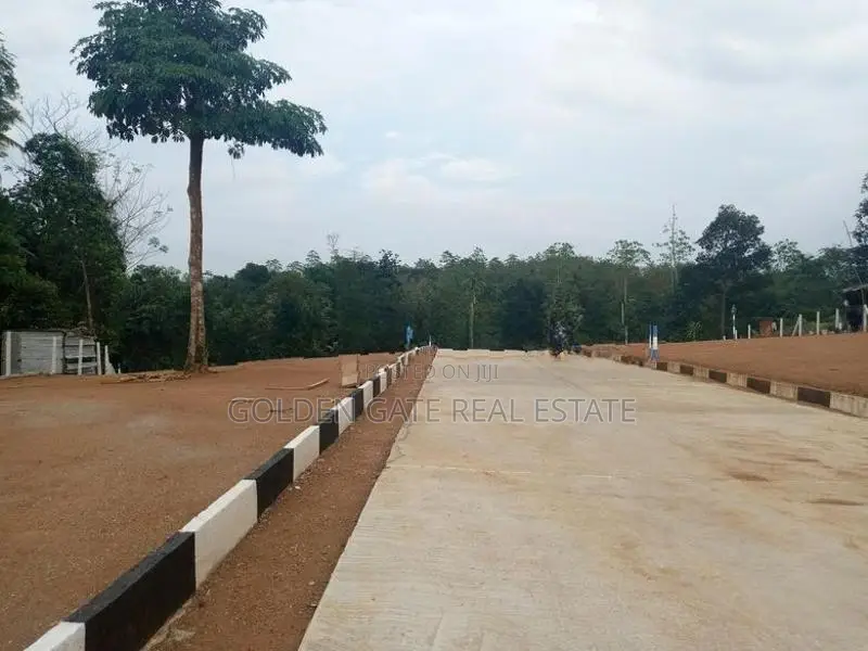 කලගෙඩිහේනෙන් 10p ඉඩමක් විකිණීමට බස් පාරට 100m