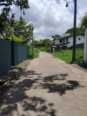 Rajagiriya, Kalapaluwawa, 19.2 Perches of Land for Sale
