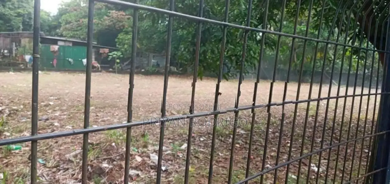 27 Perches of Commercial Land Facing Battaramulla for Sale