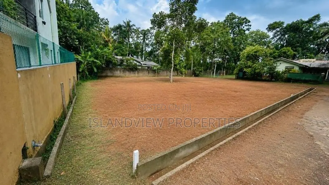 Valuable Residential Land for Sale in Boralesgamuwa – Gangarama Road