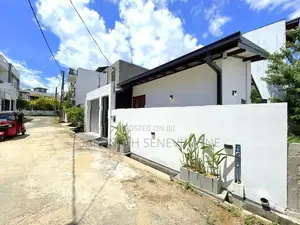 Brand-New Modern Home With Luxury - Athurugiriya Prime City