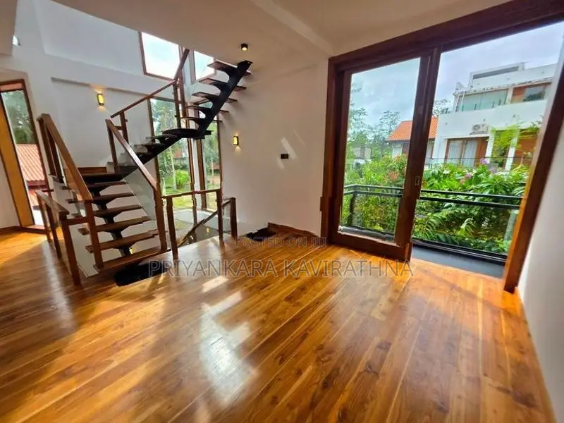 Uncommon Super Quality Mordern 3 Storied House - Piliyandala