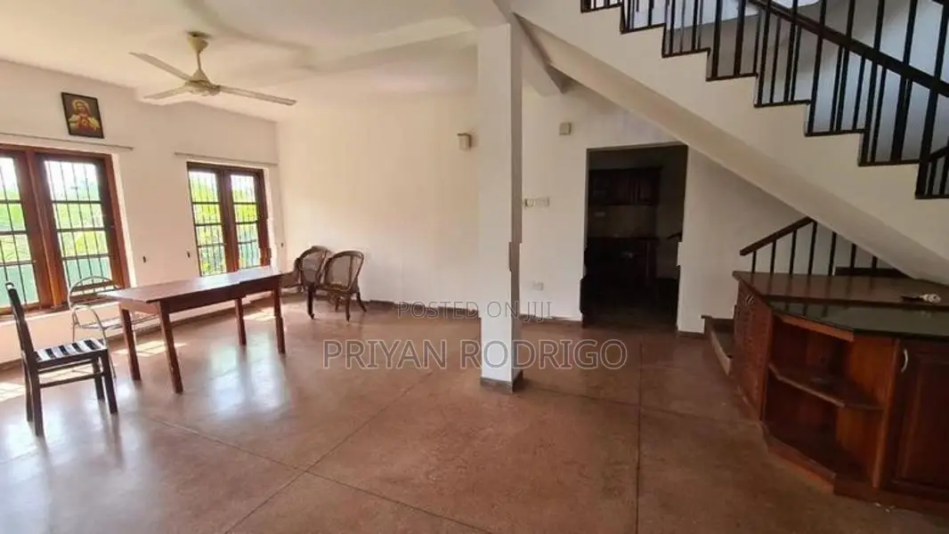 21 Perch Land with 06 Bedroom Luxury House for Sale in Malabe