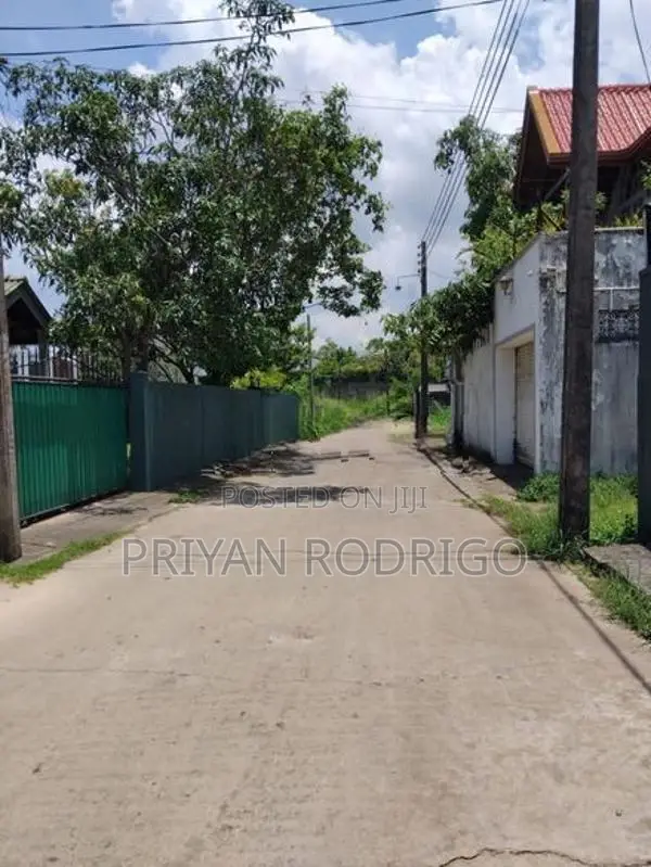 Rajagiriya, Kalapaluwawa, 19.2 Perches of Land for Sale