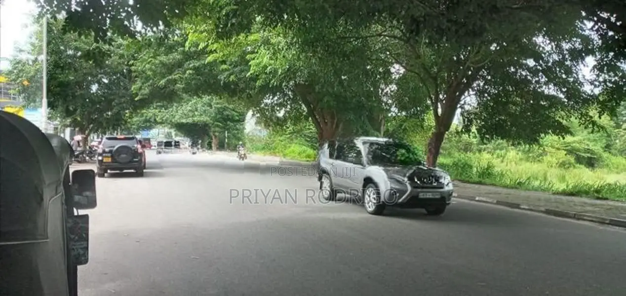 27 Perches of Commercial Land Facing Battaramulla for Sale