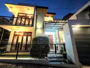 Bricks Walls / Mordern 2 Storied House For Sale - Mattegoda