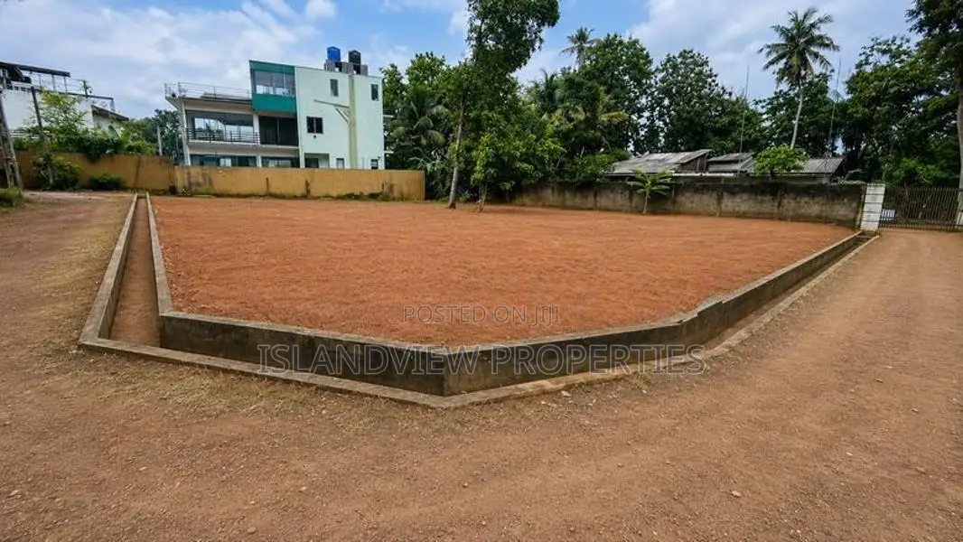 Valuable Residential Land for Sale in Boralesgamuwa – Gangarama Road