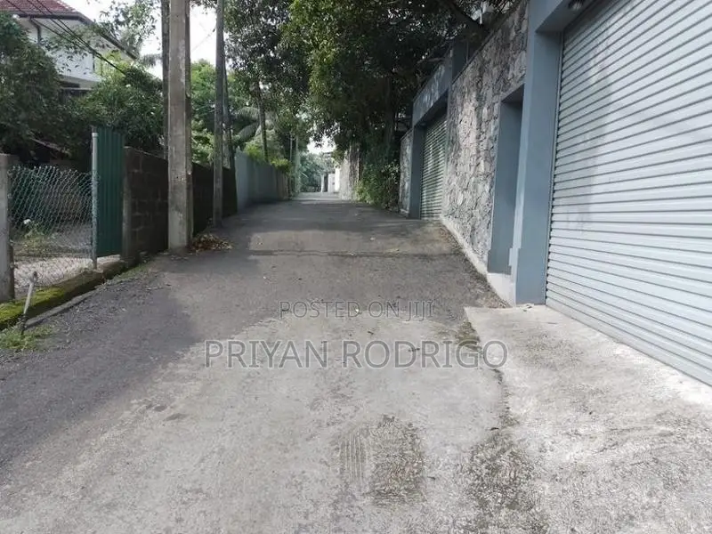 18.6 Perch Land for Sale on Ananda Balika Mawatha, Pita Kotte