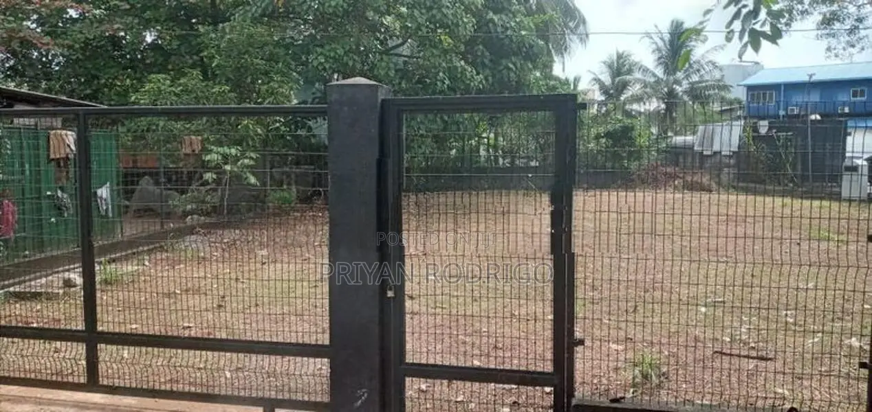 27 Perches of Commercial Land Facing Battaramulla for Sale