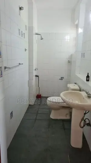 21 Perch Land with 06 Bedroom Luxury House for Sale in Malabe