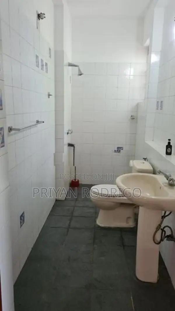 21 Perch Land with 06 Bedroom Luxury House for Sale in Malabe