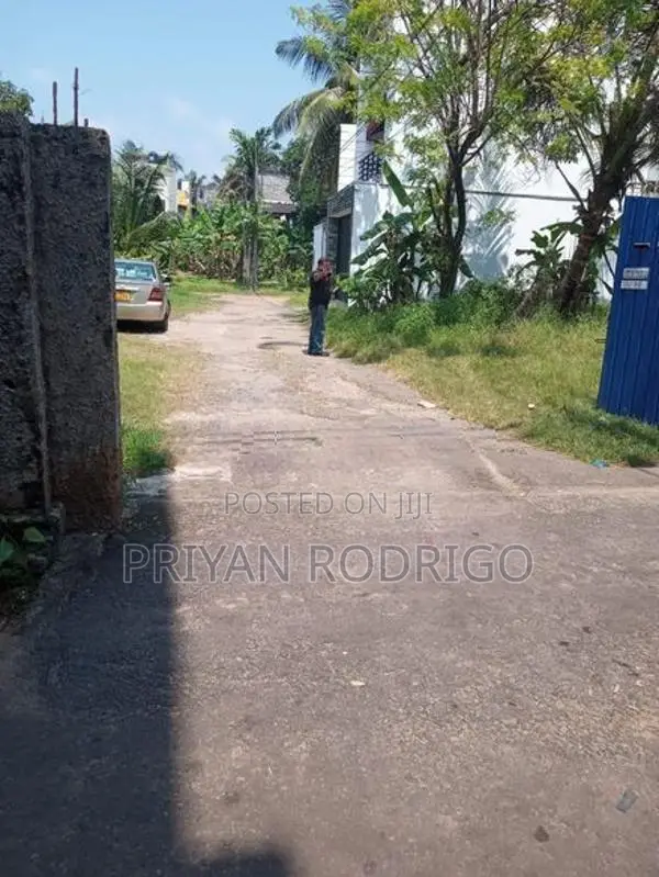 Dehiwala, Kalubowila, De Alwis Avenue 19 Perch Land for Sale