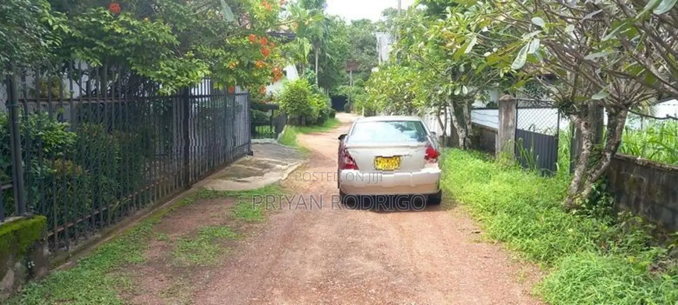 Battaramulla - 18 Perches of Residential Land for Sale