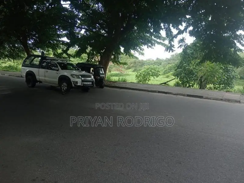 27 Perches of Commercial Land Facing Battaramulla for Sale