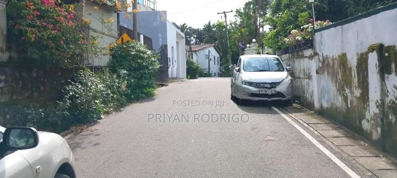Kotte - Angampitiya Road, 33 Perches of Land with 03 Houses for Sale