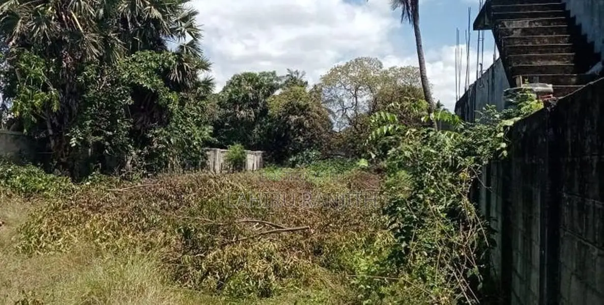 Prime 72 Perches Commercial Land for Sale on Main Road, Valachchenai