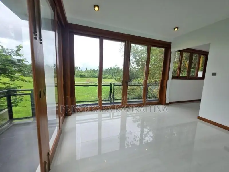 Uncommon Super Quality Mordern 3 Storied House - Piliyandala