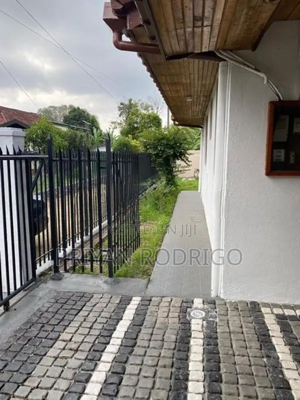 32 Perch Land with 05 Bedroom House for Rent at Pethiyagoda, Kelaniya
