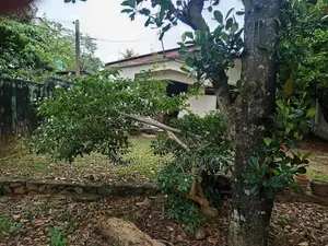 Valuable 20 Perch Land with a Livable House for Sale in Battaramulla
