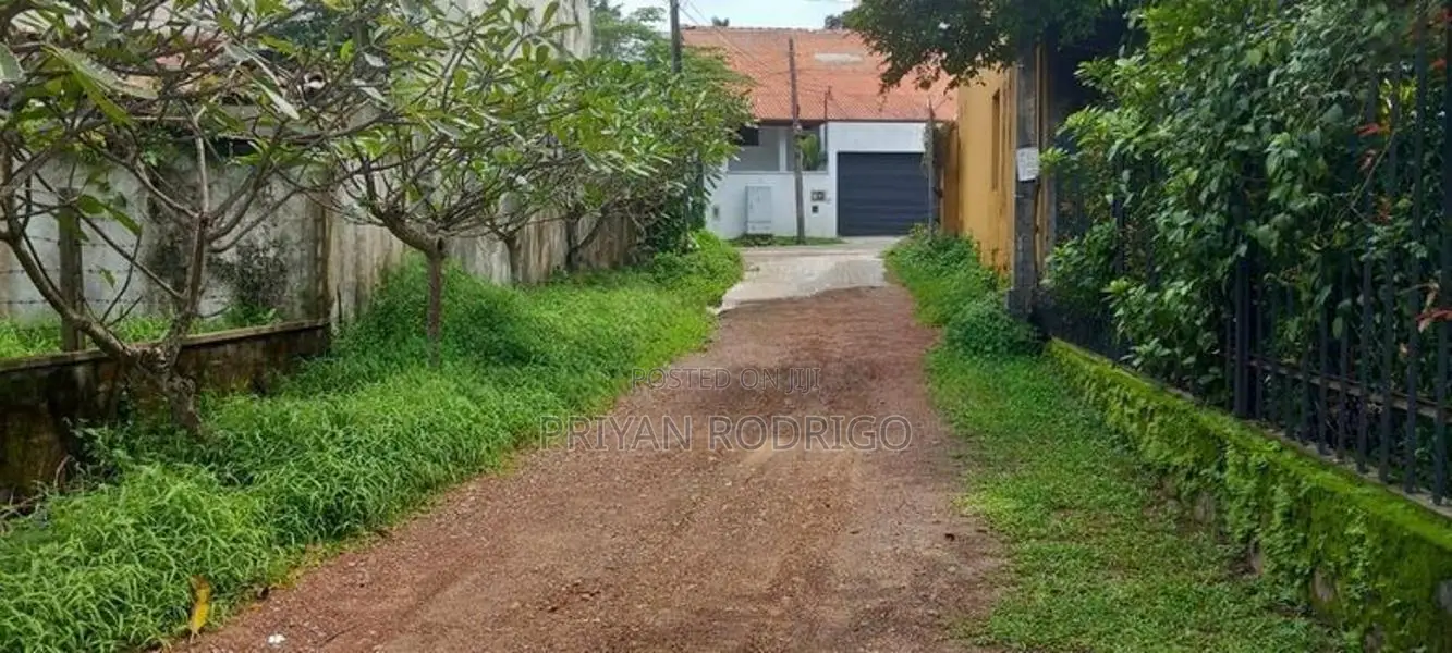 Battaramulla - 18 Perches of Residential Land for Sale
