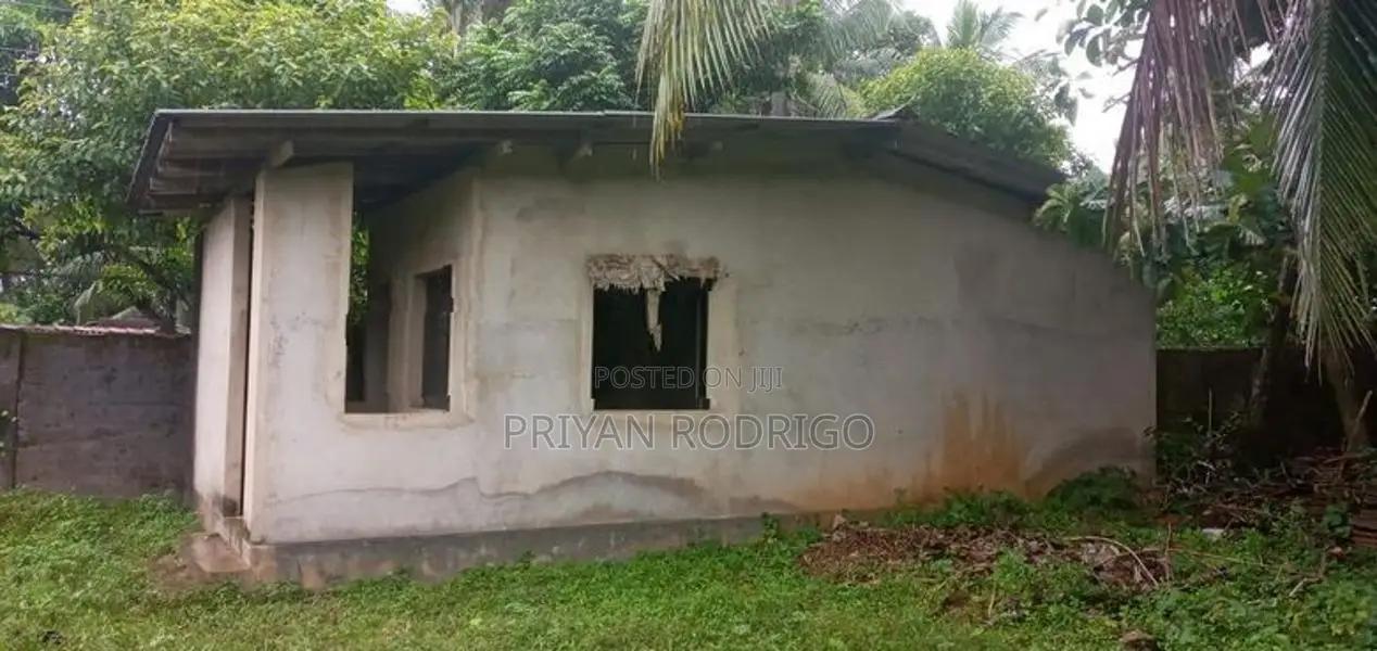 Malwana - Udumapitigama 226 Perches of Commercial Land for Sale