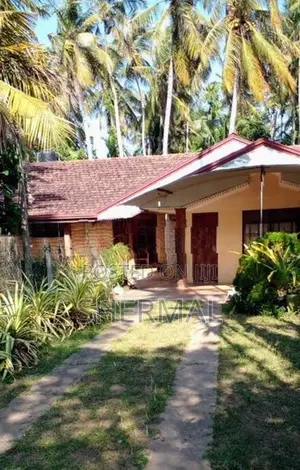House with 34.7 Perches Land for Sale in Payagala, Kalutara