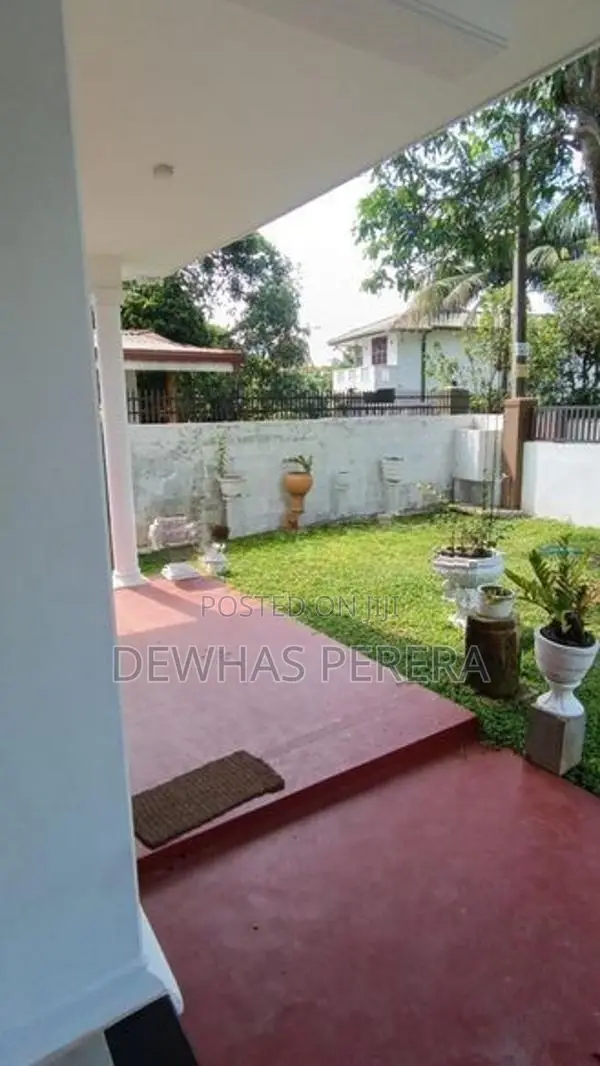 2 story newly renovation house kapuwatta station road ja ela