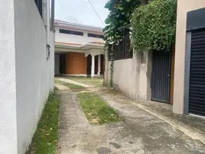 35p land with house for sale in dehiwala - Nadimala