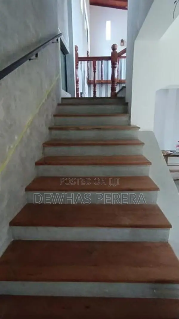 2 story newly renovation house kapuwatta station road ja ela