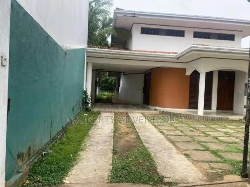 35p land with house for sale in dehiwala - Nadimala