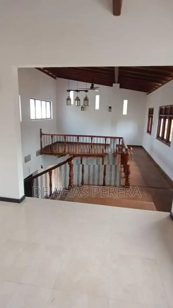 2 story newly renovation house kapuwatta station road ja ela