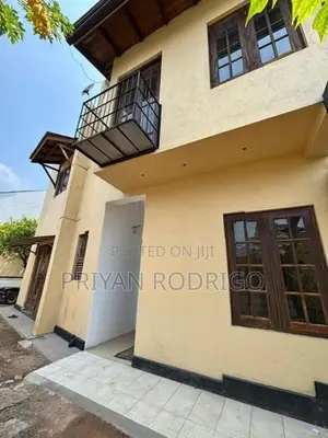 Rajagiriya - Kalapaluwawa 04 Bedroom Upstair House at 1st Lane for Sal