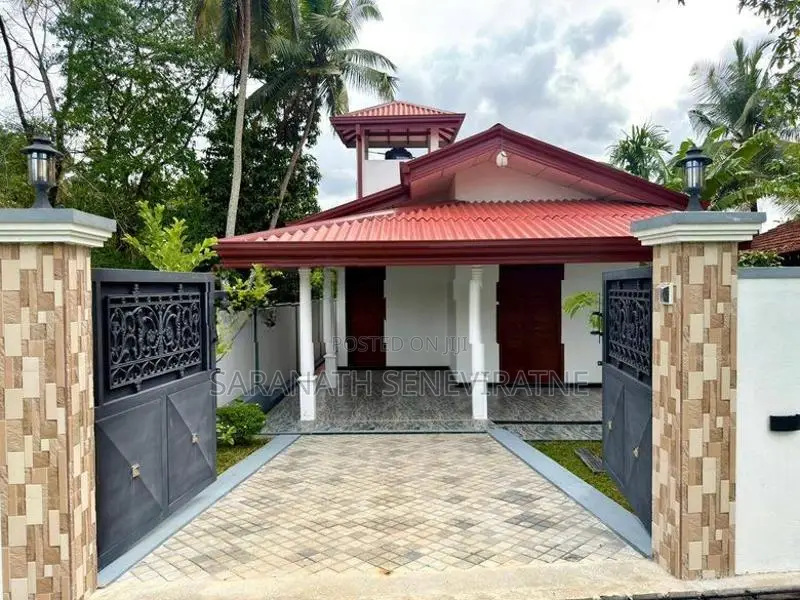 Single Storied House in Negombo Kadirana