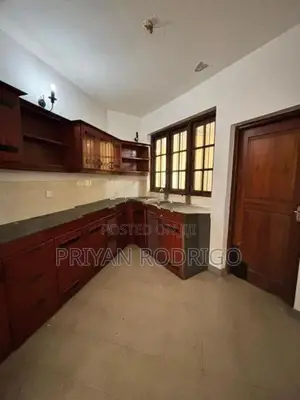Rajagiriya - Kalapaluwawa 04 Bedroom Upstair House at 1st Lane for Sal