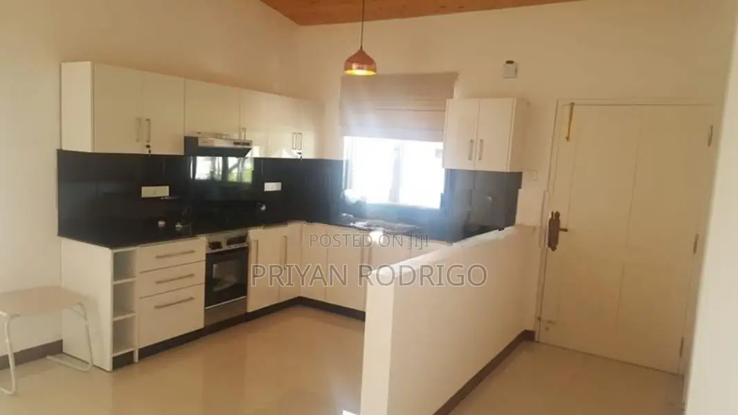 Kotte - Rajamahavihara Rd 09 BR 03 Unit House on 30 Perches for Sale