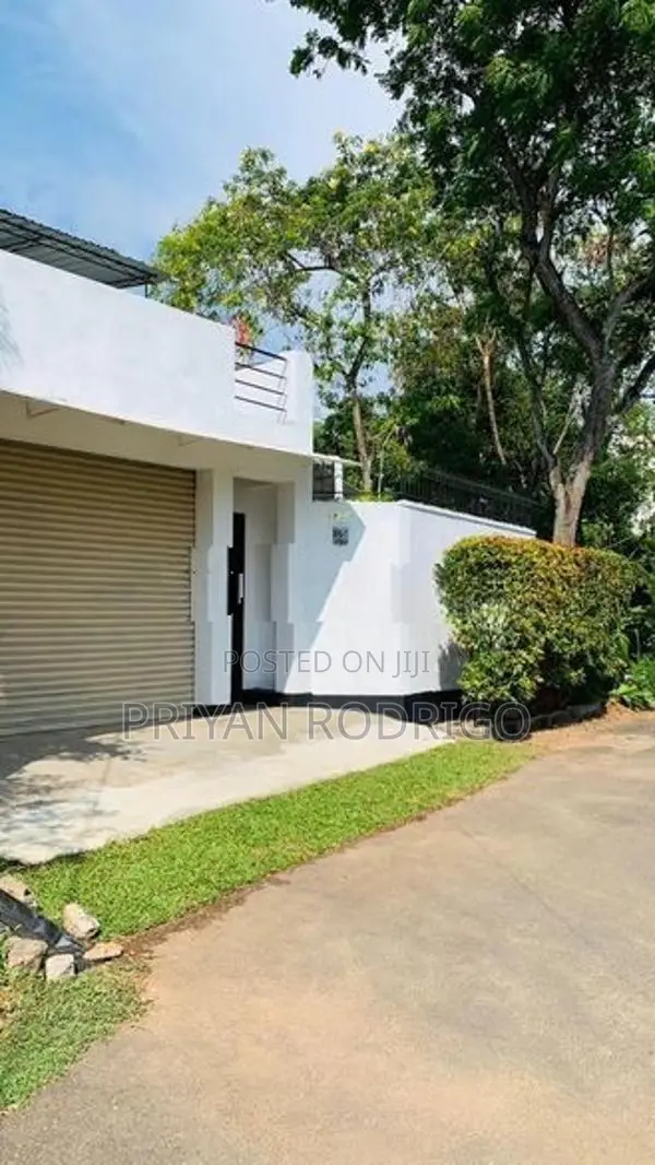 Rajagiriya - Diyawanna Place 03 Bedroom Modern House for Sale