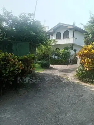 Nugegoda - 40 Perch Land with a 6000 Sq. Ft Building for Sale