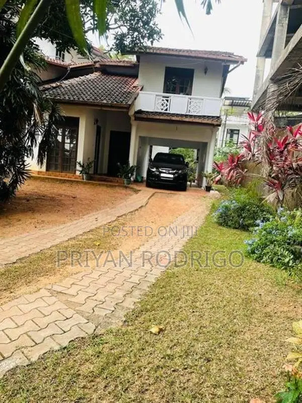 Kottawa - Town Area Commercial Building with 25 Perch for Sale