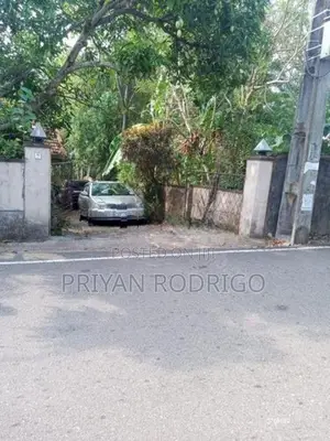 Maharagama, Temple Road, Land with 03 Bedroom House for Sale