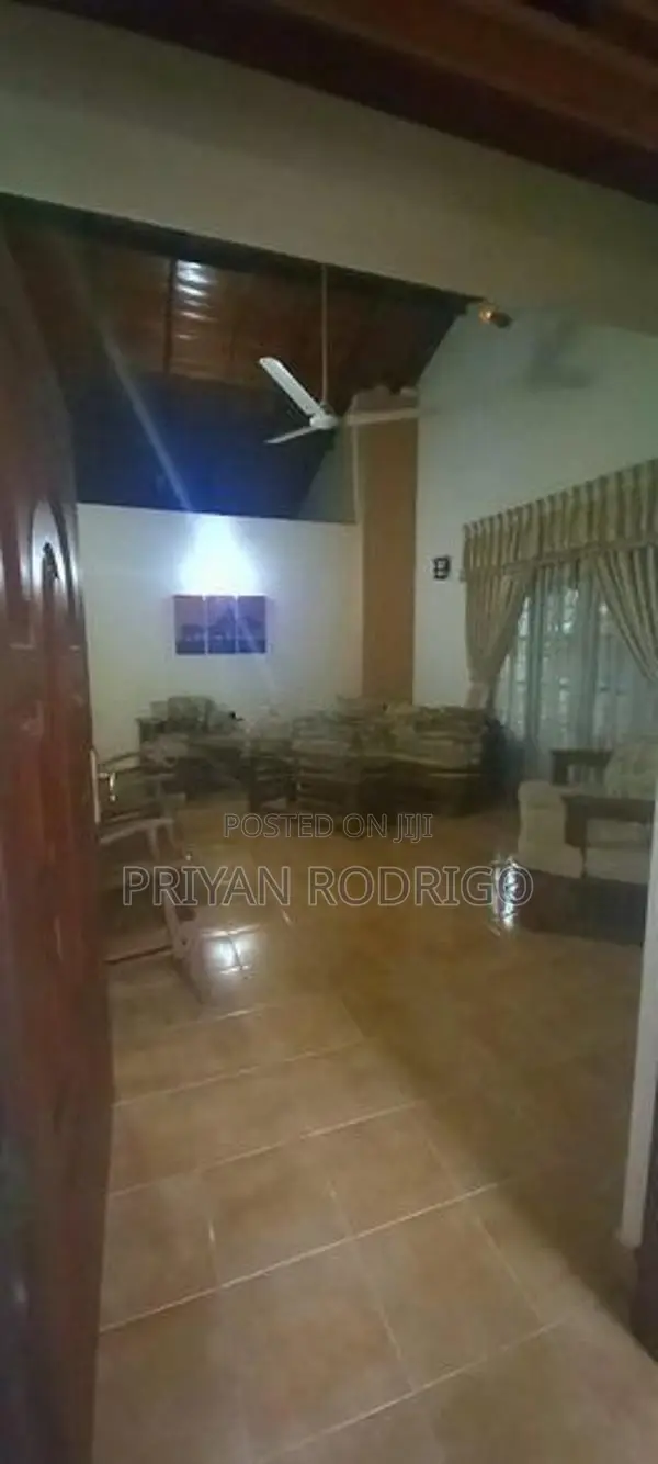 Twin Luxury House on 29.5 Perches in Gampaha Weliveriya for Sale