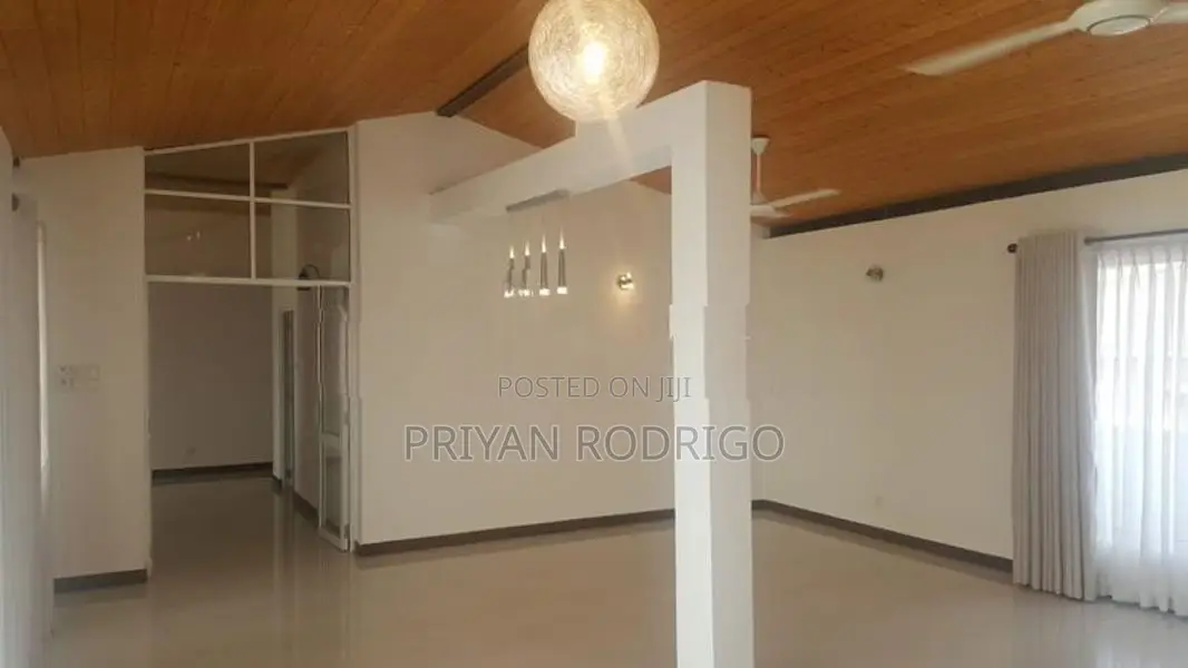 Kotte - Rajamahavihara Rd 09 BR 03 Unit House on 30 Perches for Sale