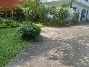 Nugegoda - 40 Perch Land with a 6000 Sq Ft Building for Sale