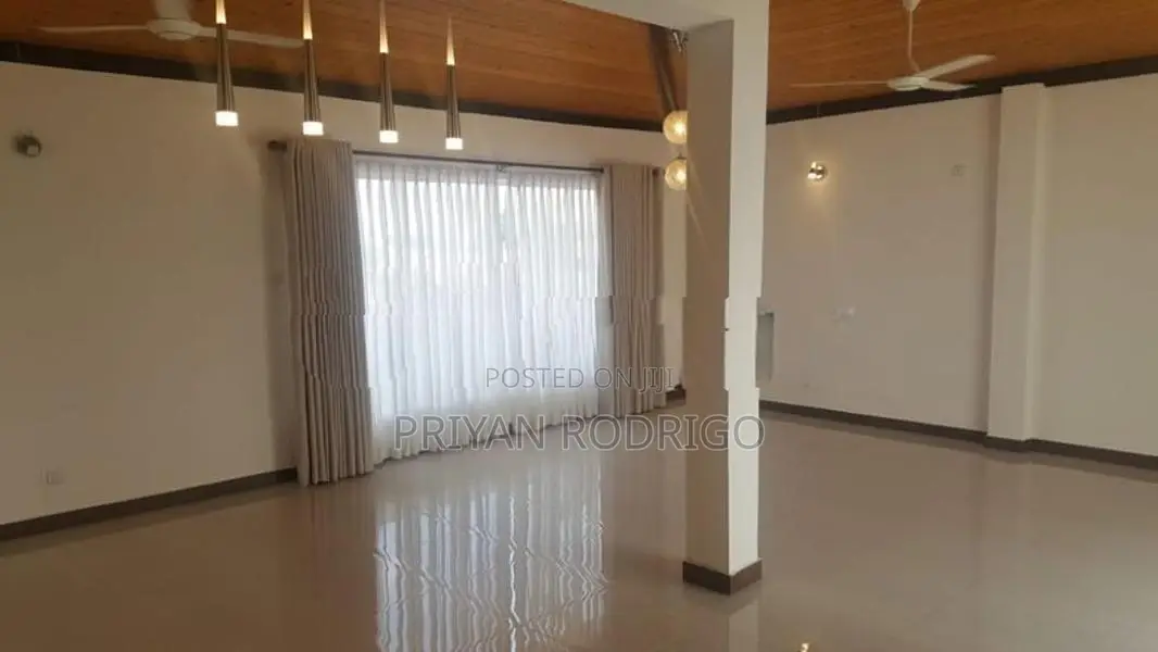 Kotte - Rajamahavihara Rd 09 BR 03 Unit House on 30 Perches for Sale