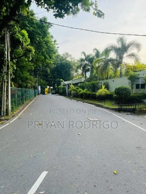 19:65 Perches Prestigious Residential Land for Sale in Battaramulla