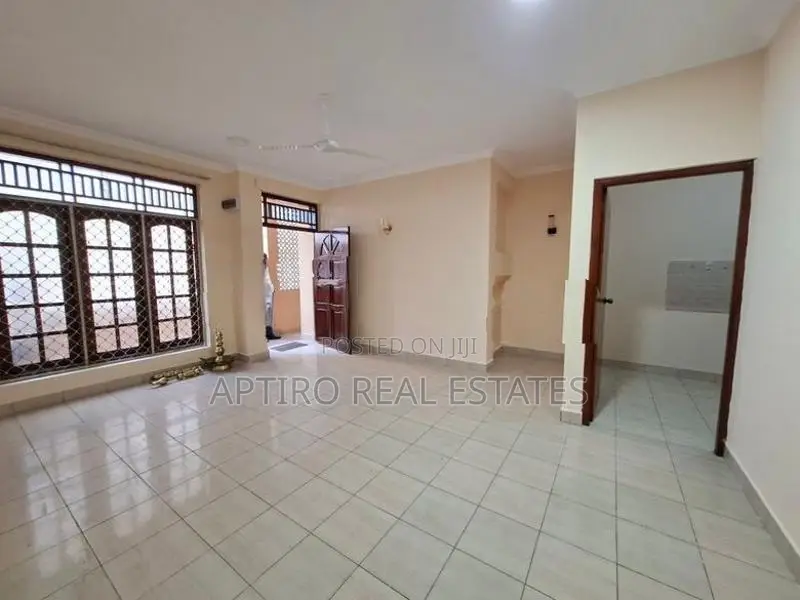 Sea View 3 Bedroom Apartment for Sale in Colombo 04