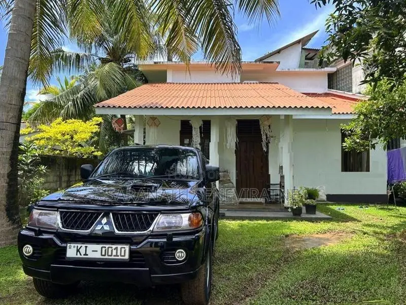 2 Storied Solid House From Rajagiriya Kalapaluwawa For Sale
