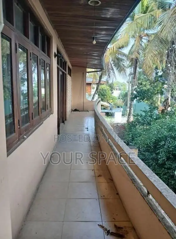 Upper Floor 2 Br House for Rent in Kalubowila